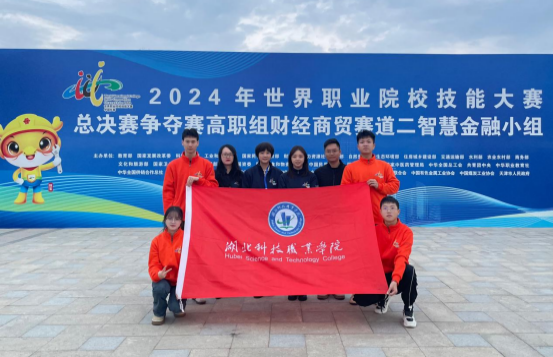 免费观看已满十八岁电视剧两女