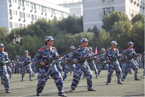 免费观看已满十八岁电视剧两女