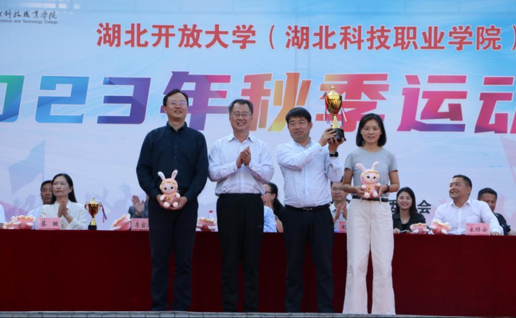 免费观看已满十八岁电视剧两女