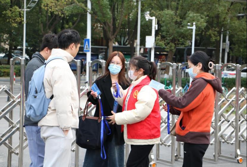 免费观看已满十八岁电视剧两女