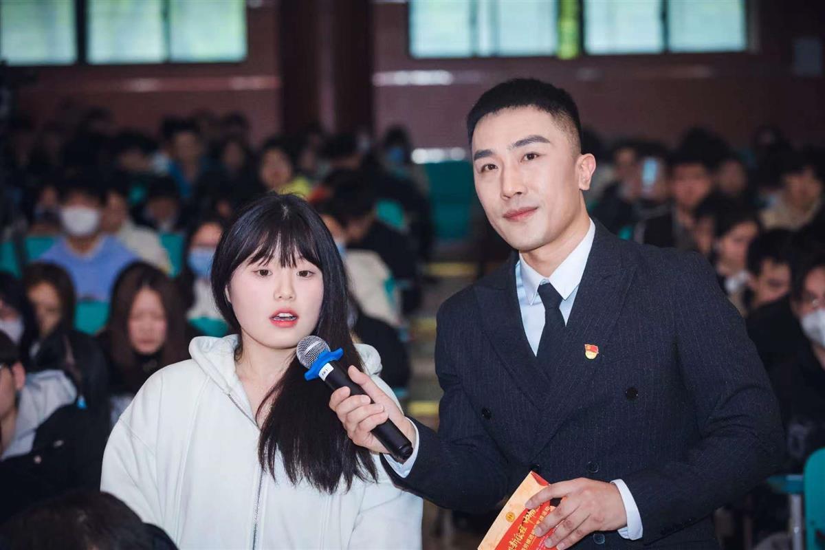 免费观看已满十八岁电视剧两女