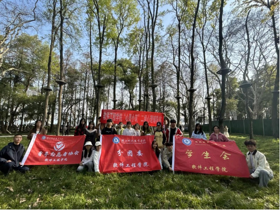免费观看已满十八岁电视剧两女