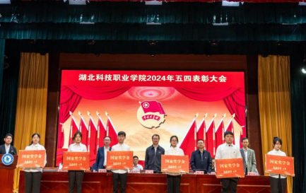 免费观看已满十八岁电视剧两女