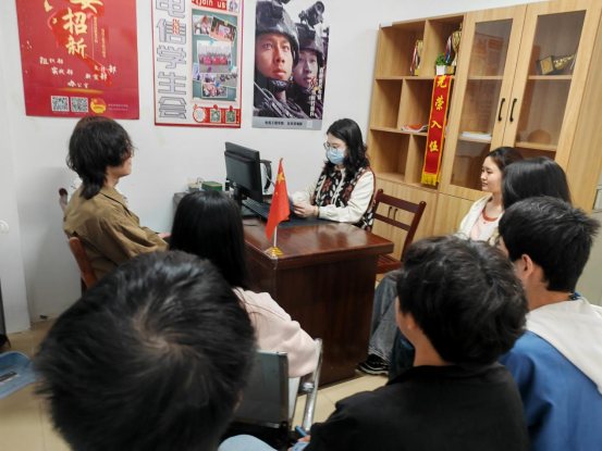 免费观看已满十八岁电视剧两女