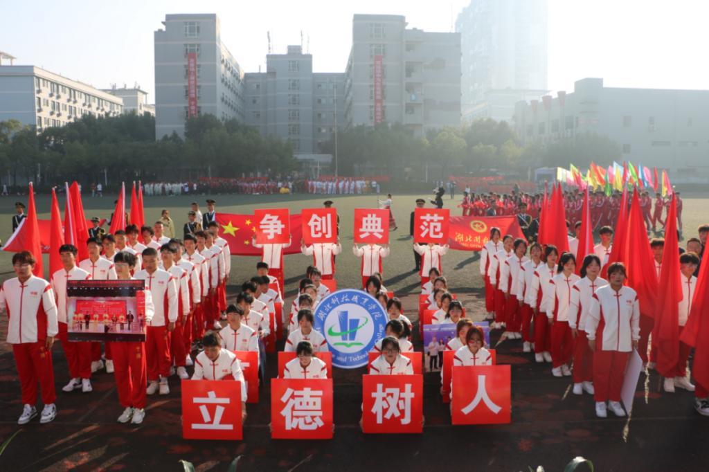 免费观看已满十八岁电视剧两女