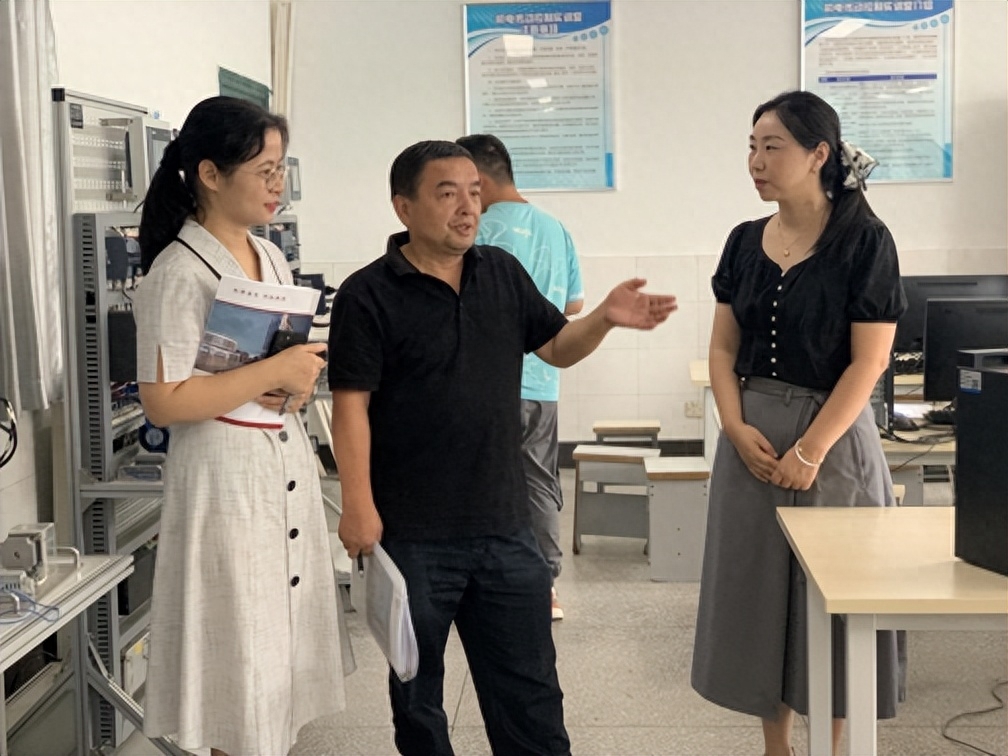 免费观看已满十八岁电视剧两女