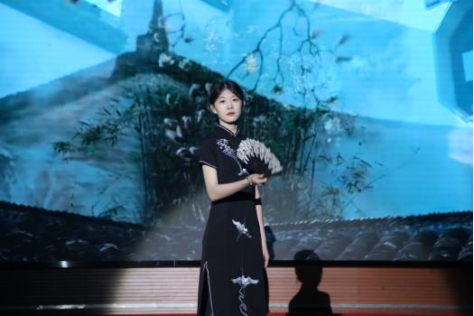 免费观看已满十八岁电视剧两女