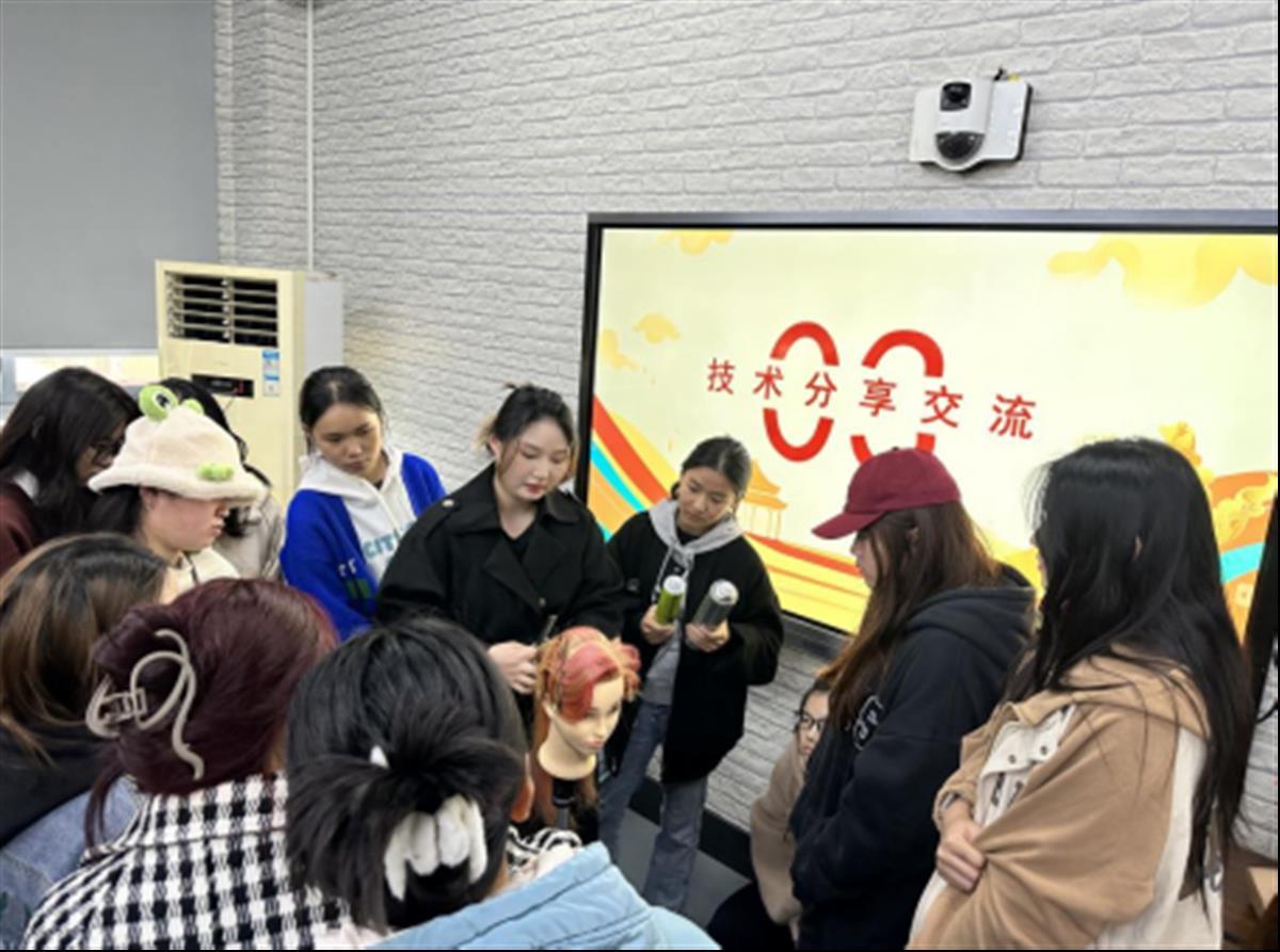 免费观看已满十八岁电视剧两女