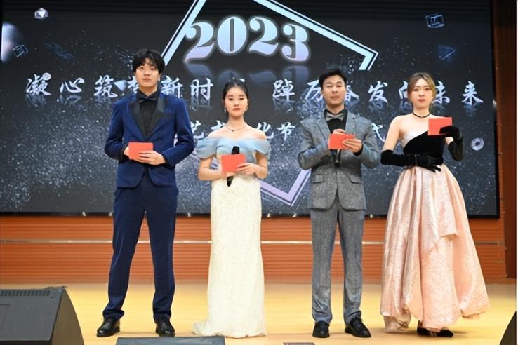 免费观看已满十八岁电视剧两女