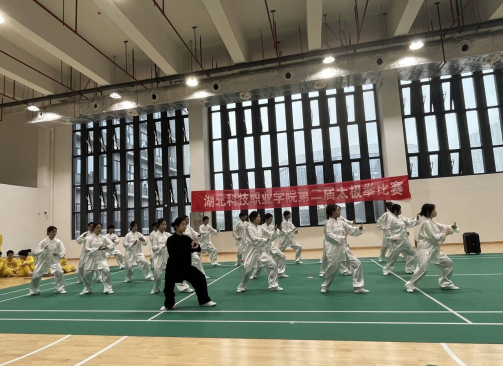 免费观看已满十八岁电视剧两女