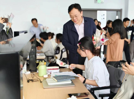 免费观看已满十八岁电视剧两女
