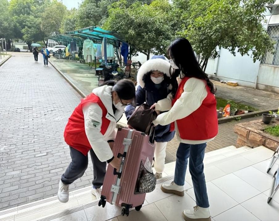 免费观看已满十八岁电视剧两女
