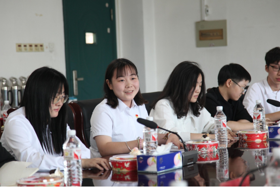 免费观看已满十八岁电视剧两女