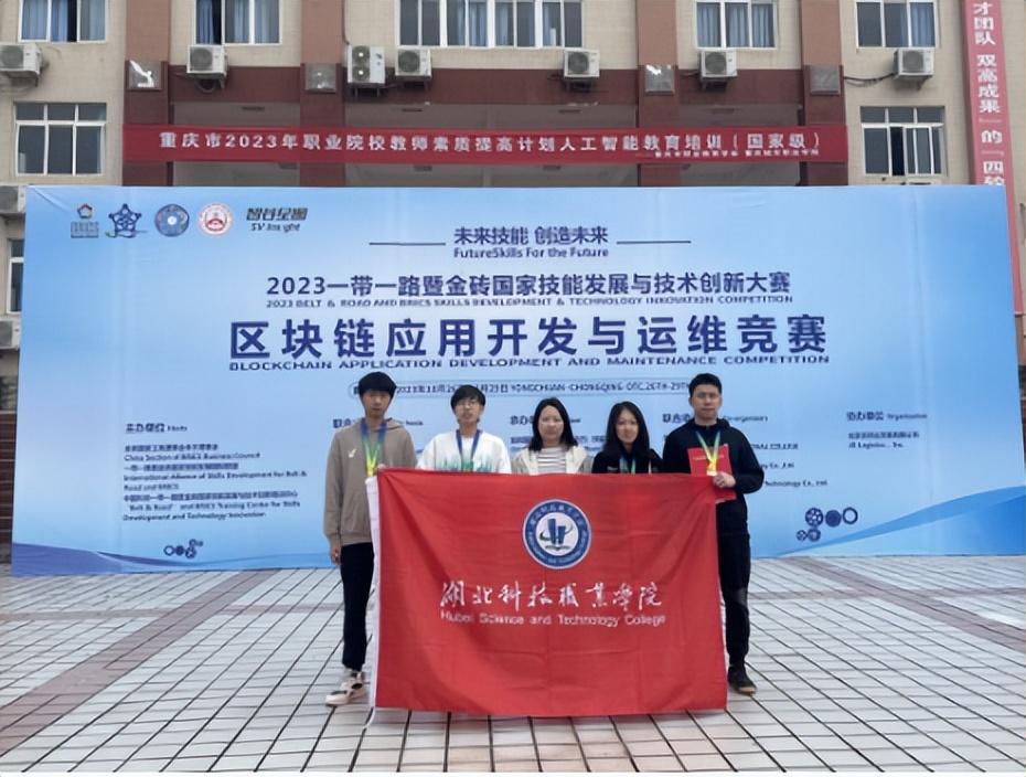免费观看已满十八岁电视剧两女