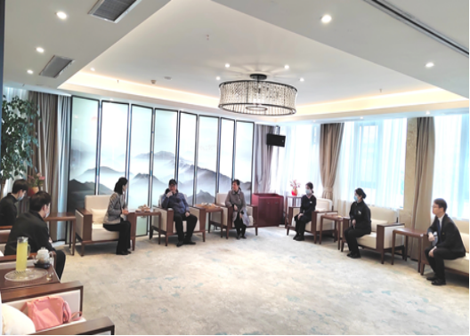 免费观看已满十八岁电视剧两女