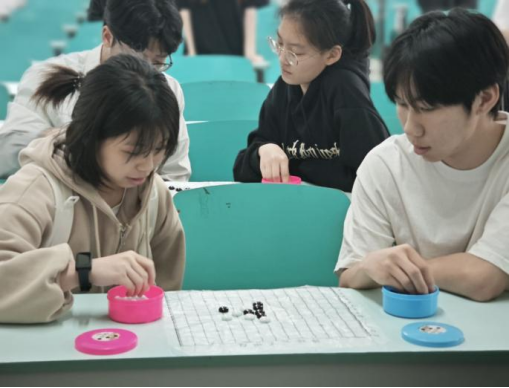 免费观看已满十八岁电视剧两女