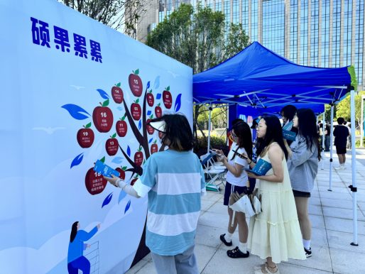 免费观看已满十八岁电视剧两女