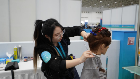 免费观看已满十八岁电视剧两女