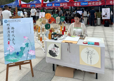 免费观看已满十八岁电视剧两女