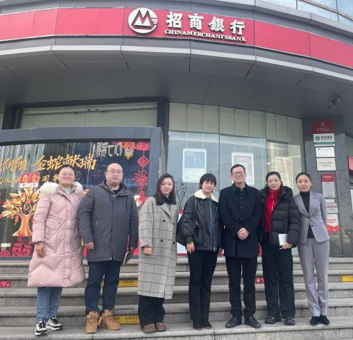 免费观看已满十八岁电视剧两女