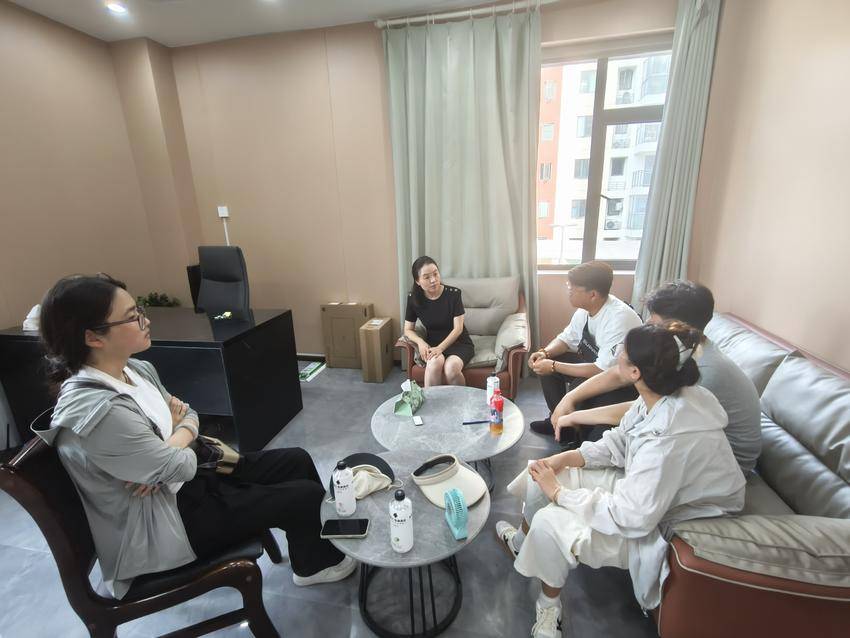 免费观看已满十八岁电视剧两女