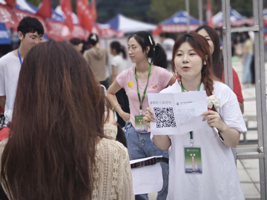 免费观看已满十八岁电视剧两女
