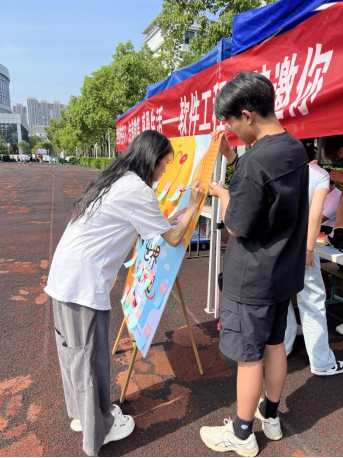 免费观看已满十八岁电视剧两女