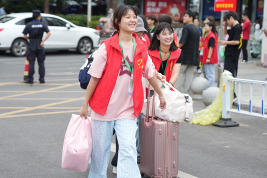 免费观看已满十八岁电视剧两女