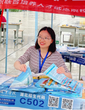 免费观看已满十八岁电视剧两女