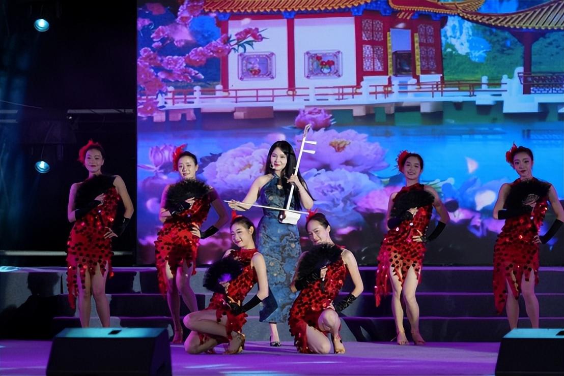 免费观看已满十八岁电视剧两女