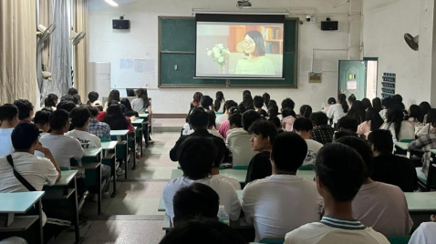 免费观看已满十八岁电视剧两女