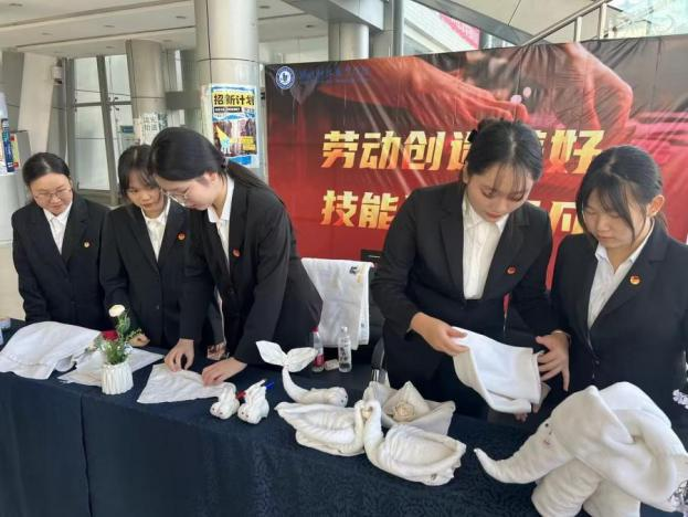 免费观看已满十八岁电视剧两女