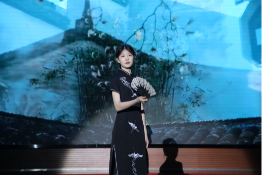 免费观看已满十八岁电视剧两女