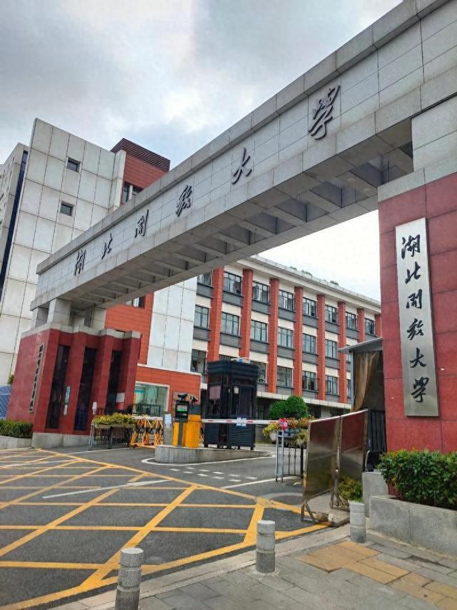 免费观看已满十八岁电视剧两女