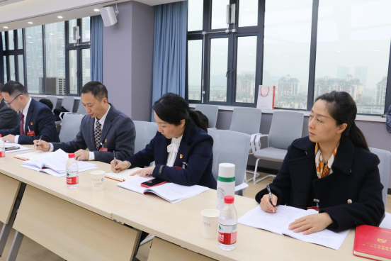 免费观看已满十八岁电视剧两女