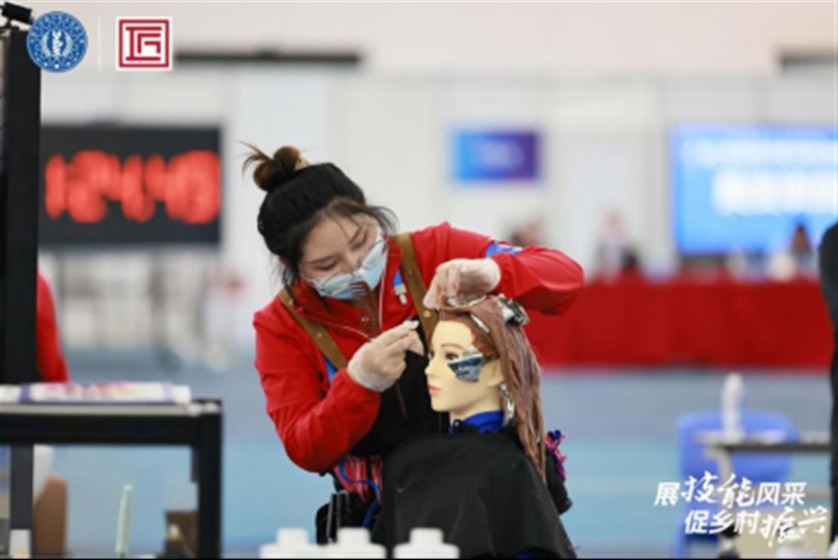 免费观看已满十八岁电视剧两女