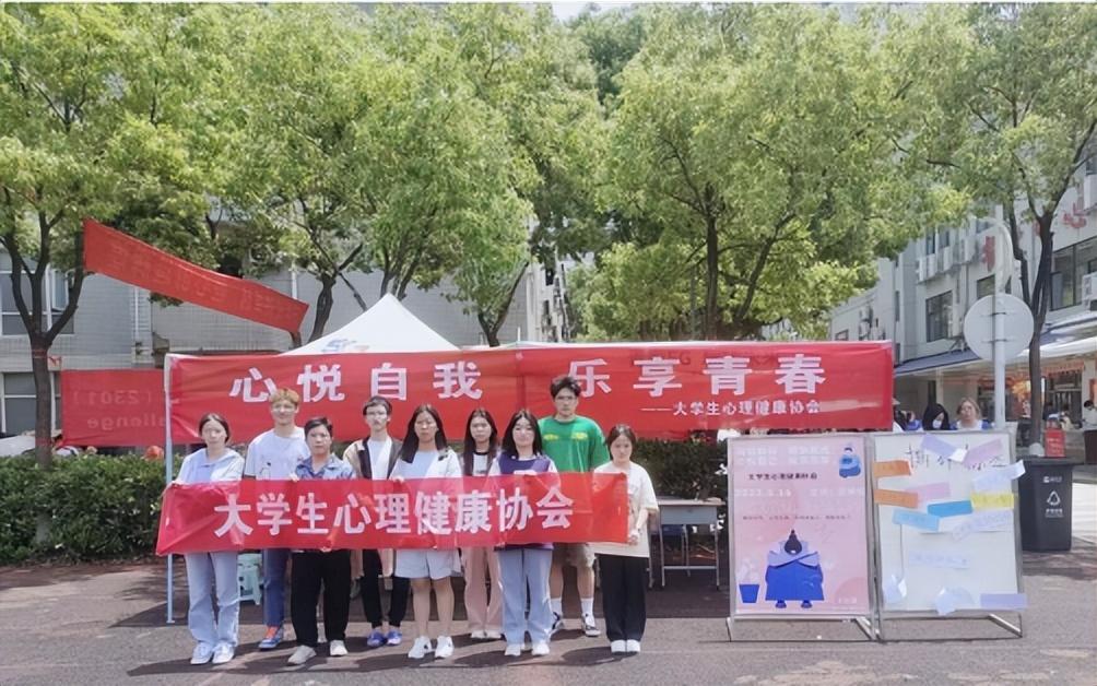 免费观看已满十八岁电视剧两女