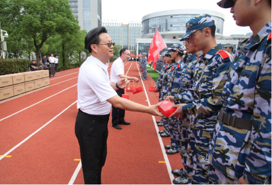 免费观看已满十八岁电视剧两女