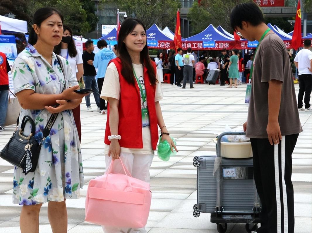 免费观看已满十八岁电视剧两女