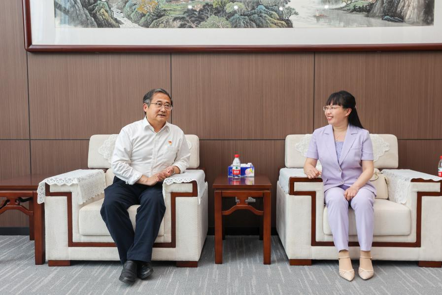 免费观看已满十八岁电视剧两女