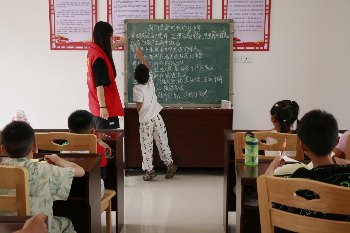 免费观看已满十八岁电视剧两女