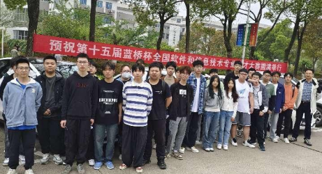 免费观看已满十八岁电视剧两女