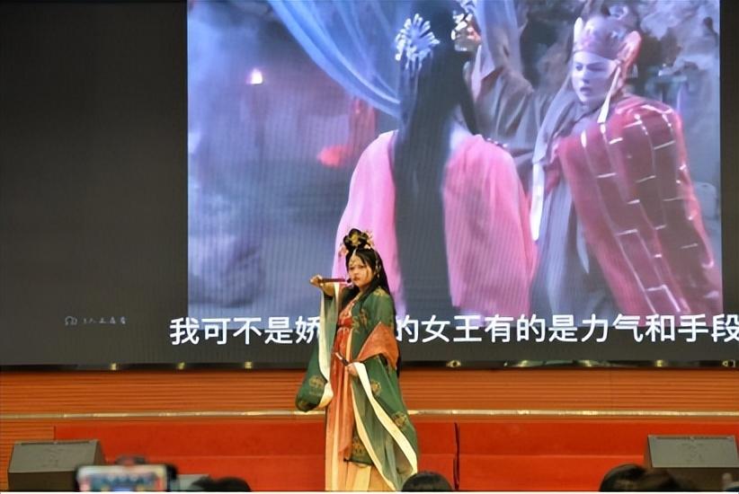 免费观看已满十八岁电视剧两女