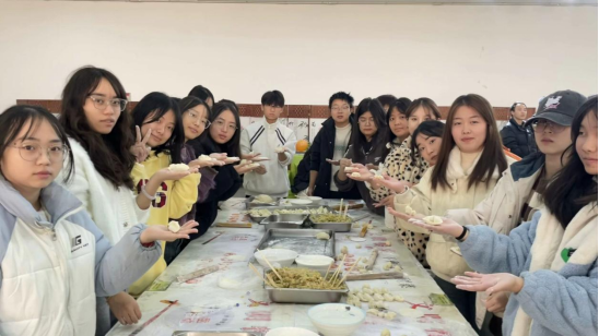 免费观看已满十八岁电视剧两女