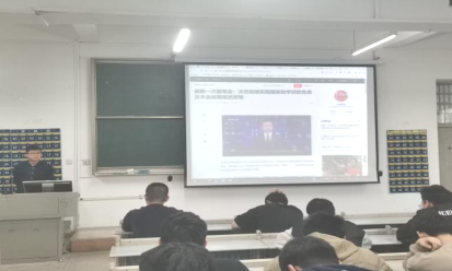 免费观看已满十八岁电视剧两女