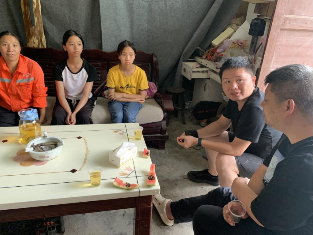 免费观看已满十八岁电视剧两女