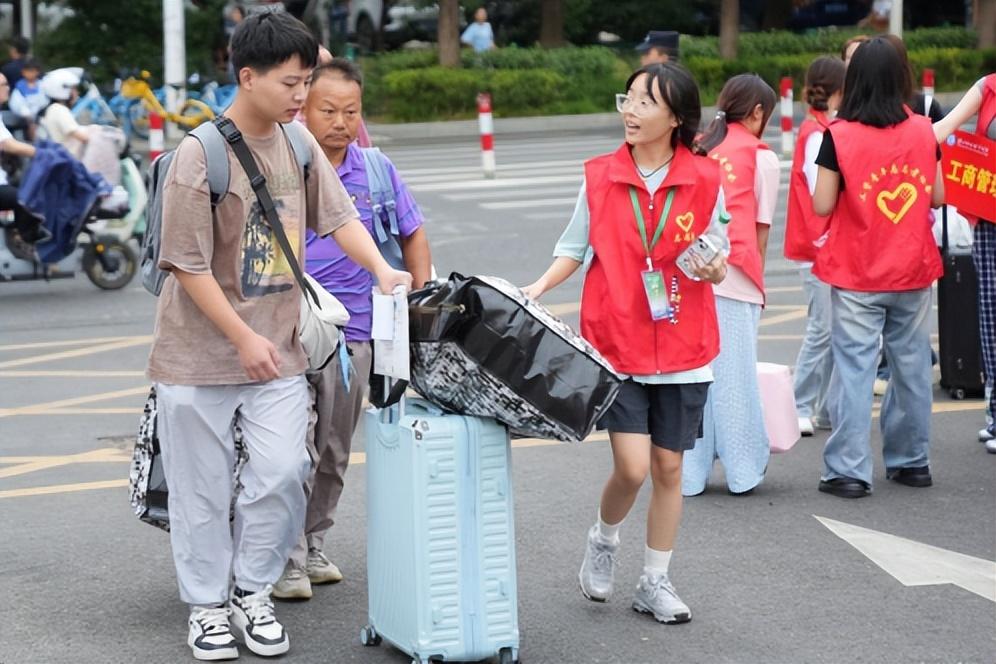 免费观看已满十八岁电视剧两女