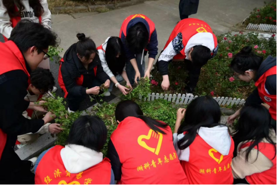 免费观看已满十八岁电视剧两女
