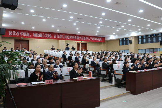 免费观看已满十八岁电视剧两女