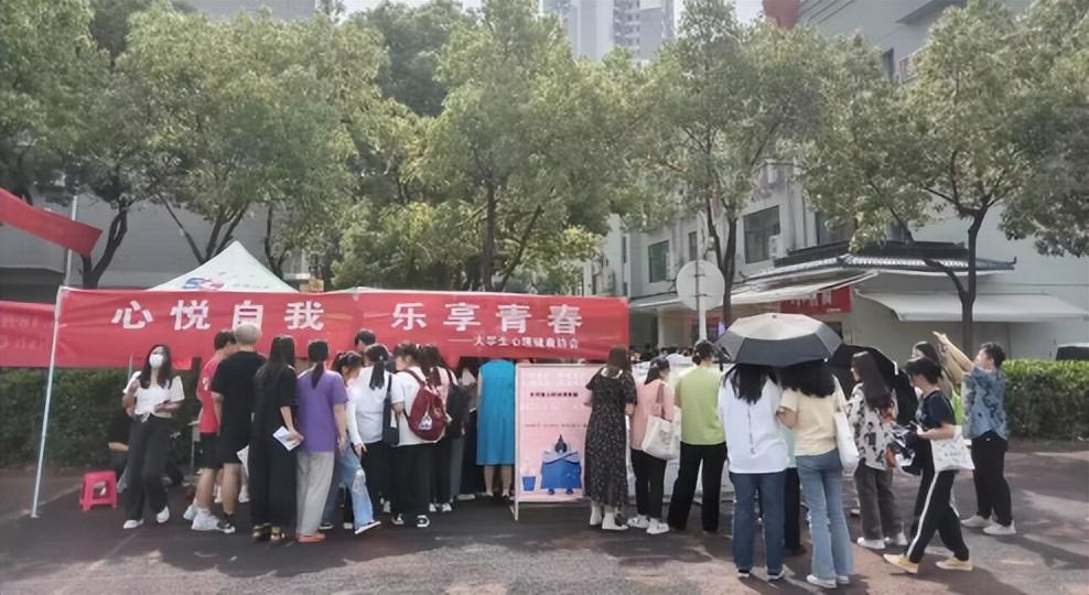 免费观看已满十八岁电视剧两女